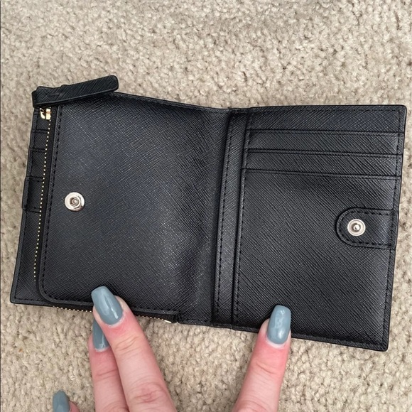 Like new Kate spade wallet - Picture 5 of 7